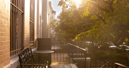 Walk Everywhere! Charming Adams Morgan 1 BR!