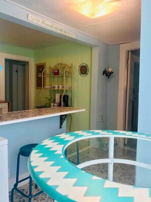 Interior - The Blue Mermaid-Walk to beach-Pets ok (Galveston)