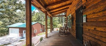 Dragonfly Meadows Log Cabin nestled in the Ozarks
