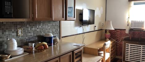 Economy Double Room | Minibar, desk, free WiFi