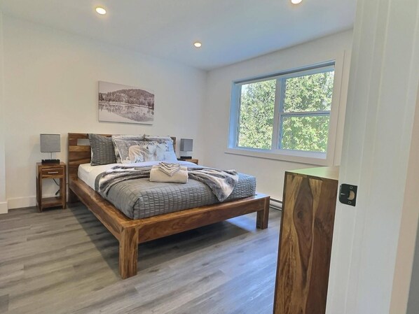 1 bedroom, iron/ironing board, travel cot, free WiFi