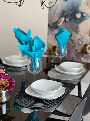 Dining - Berg Messe OG, 2 Zimmer, W-lan, Homoffice (Bergisch Gladbach)
