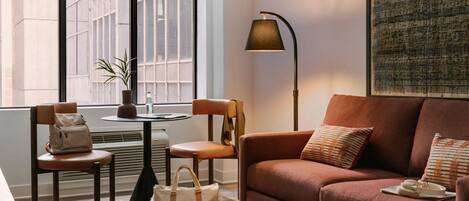 Suite, 1 trĂšs grand lit, non-fumeur, cuisine (Separate Living Room;with Sofabed)