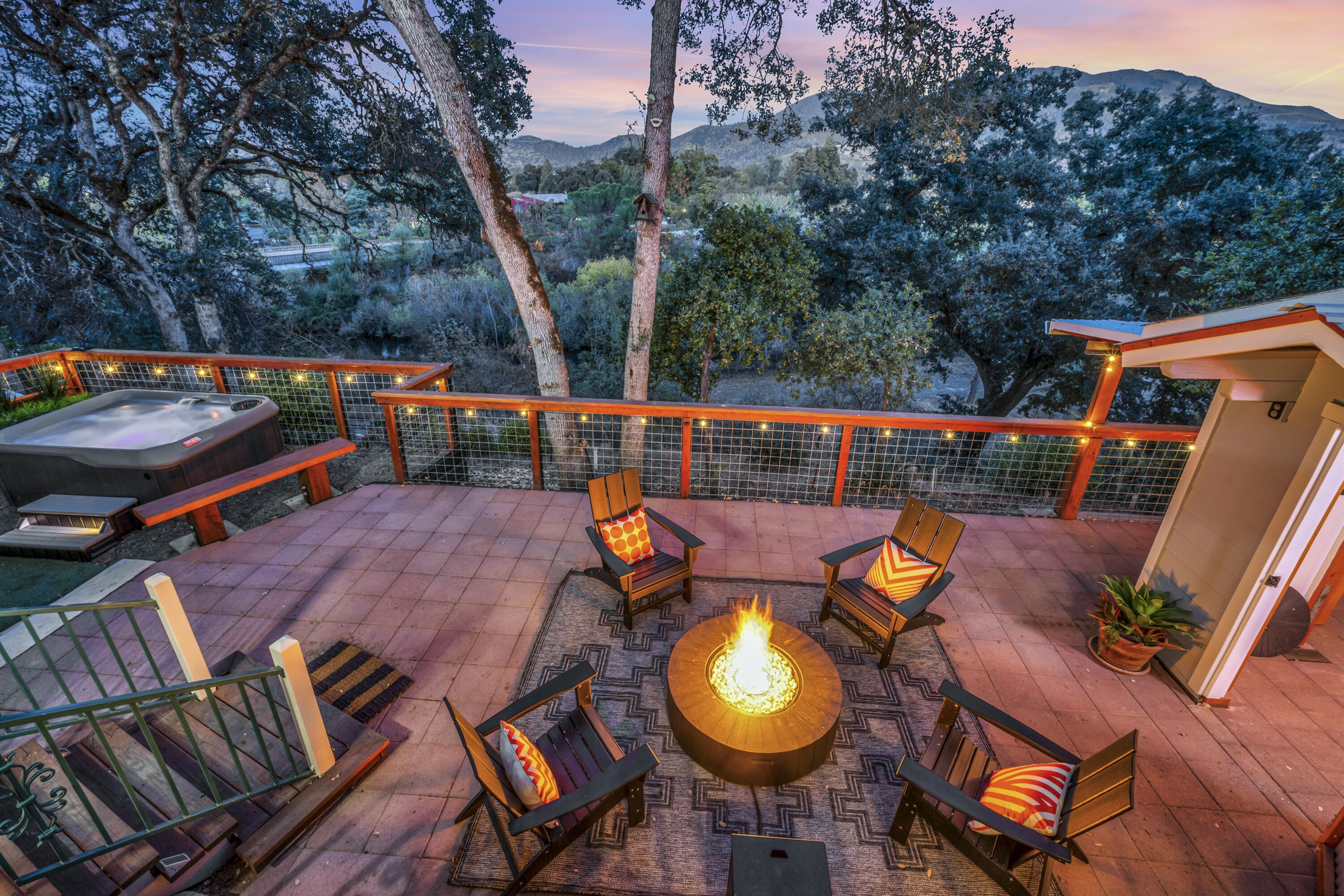 Downtown Kelseyville home l GREAT backyard w/ hot tub & AMAZING Konocti views! 
