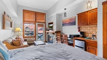 1 habitación, escritorio, tabla de planchar con plancha y wifi gratis