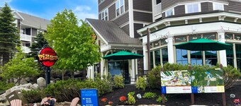 Stylish Studio in Village Steps from Ski Slope