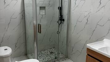 Luxury Suite | Bathroom