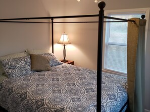 2 bedrooms, desk, free WiFi, bed sheets