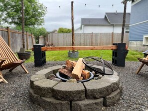 Property grounds - Hot Tub • AC • Walk to Downtown • Views of Mt. Rainier (Enumclaw)