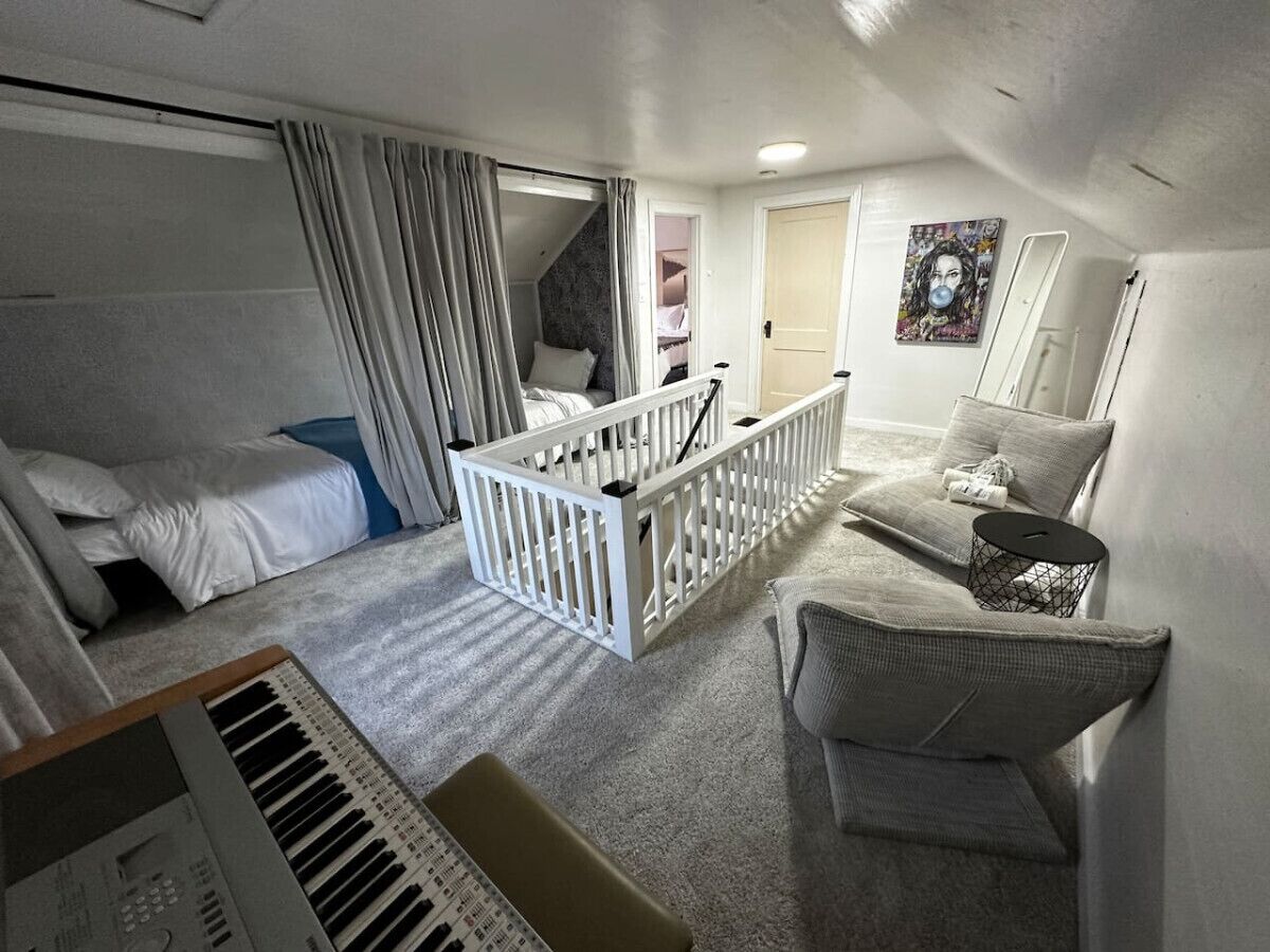 5 多间卧室、办公桌、熨斗/熨衣板、旅行婴儿床