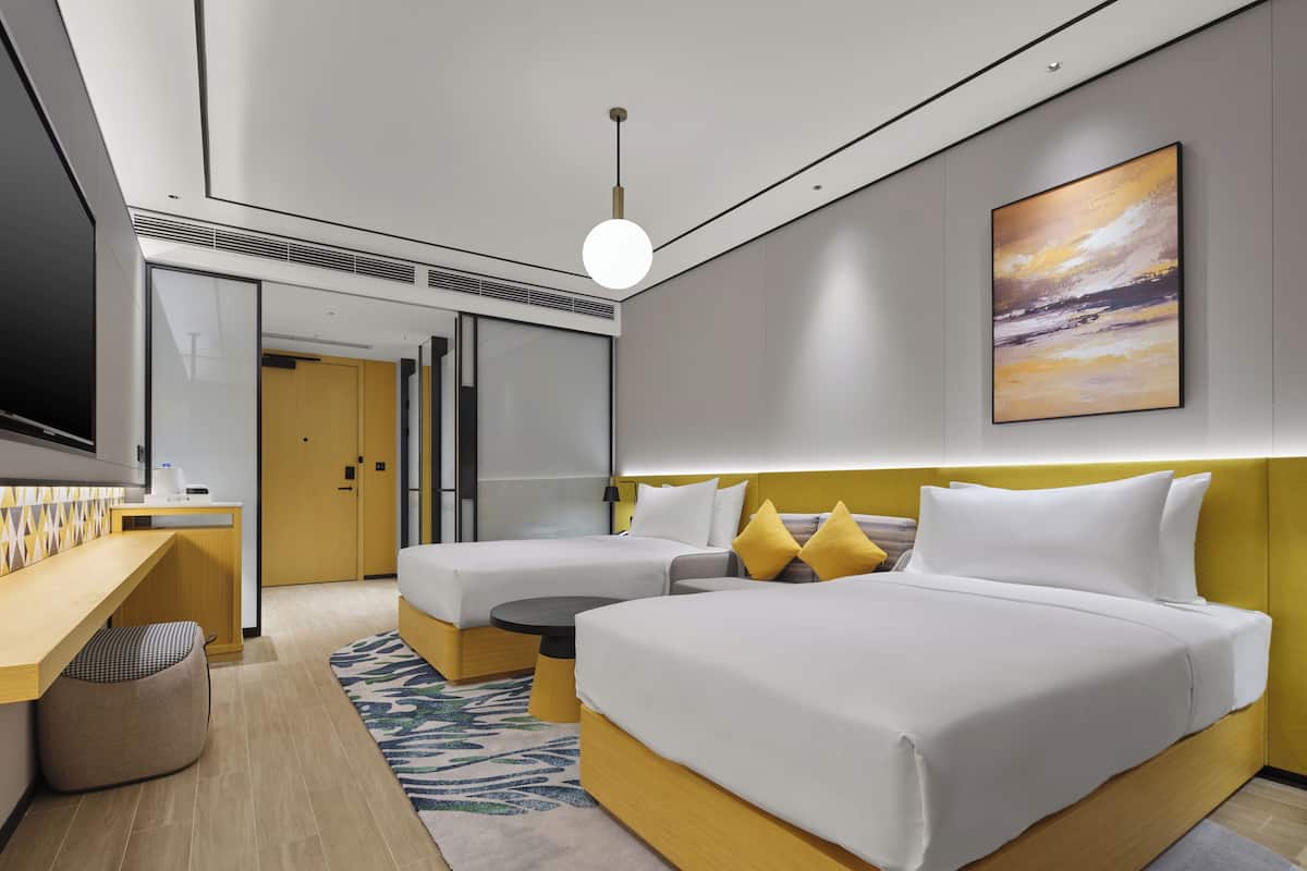 고급 침구, 오리/거위털 이불, 필로우탑 침대, 객실 내 금고