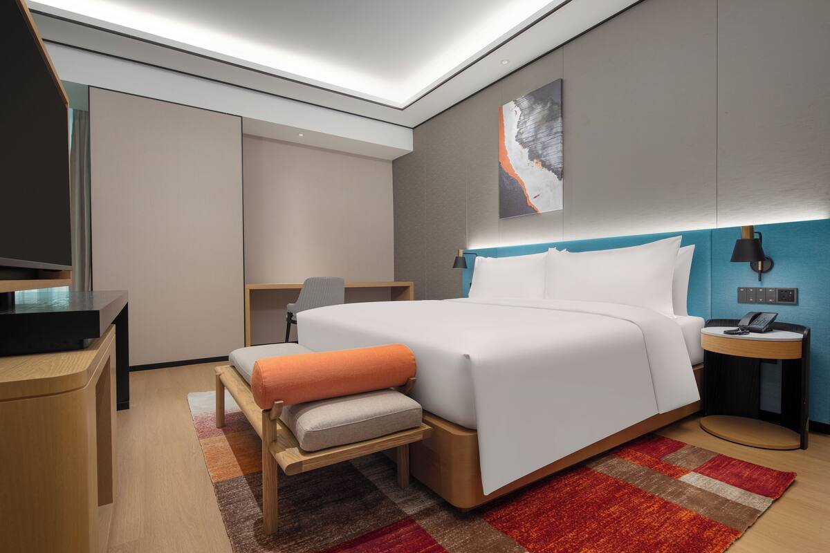 ห้องพรีเมียม, เตียงคิงไซส์ 1 เตียง | เครื่องนอนระดับพรีเมียม, เตียงเมมโมรีโฟม, มินิบาร์ฟรีบางอย่าง
