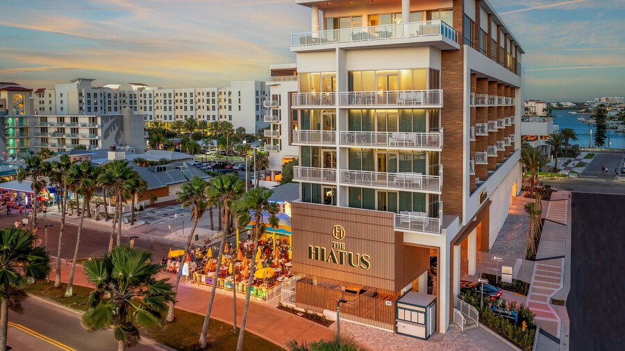 The Hiatus Clearwater Beach, Curio Collection By Hilton