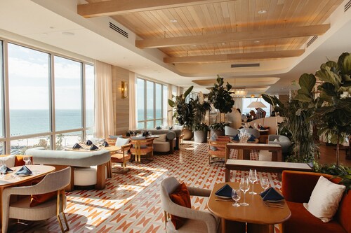 The Hiatus Clearwater Beach, Curio Collection By Hilton