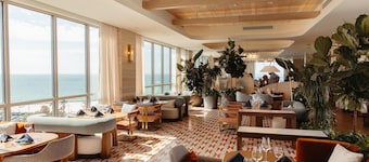 The Hiatus Clearwater Beach, Curio Collection By Hilton