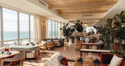 The Hiatus Clearwater Beach, Curio Collection By Hilton