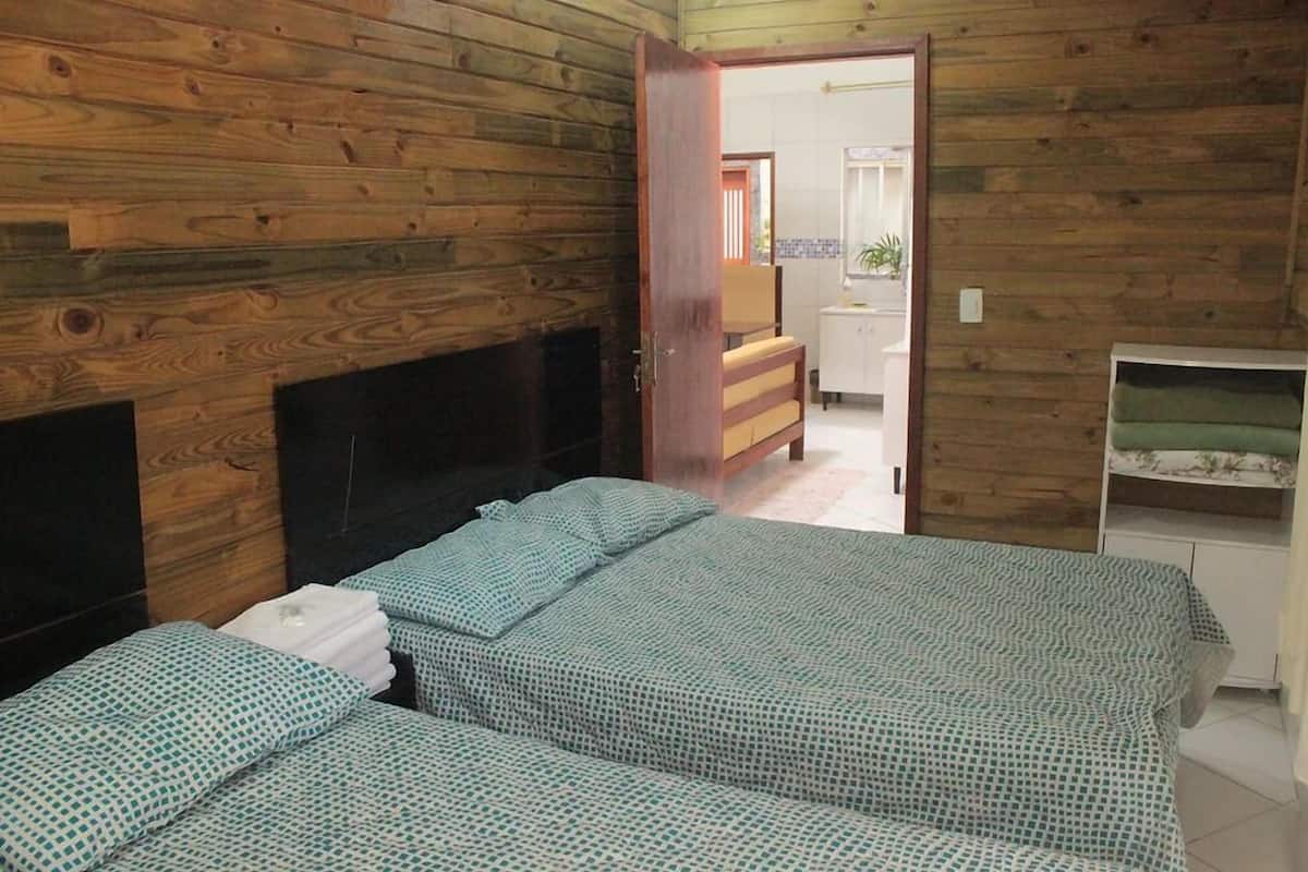 2 habitaciones, espacio para trabajar con laptop y wifi gratis