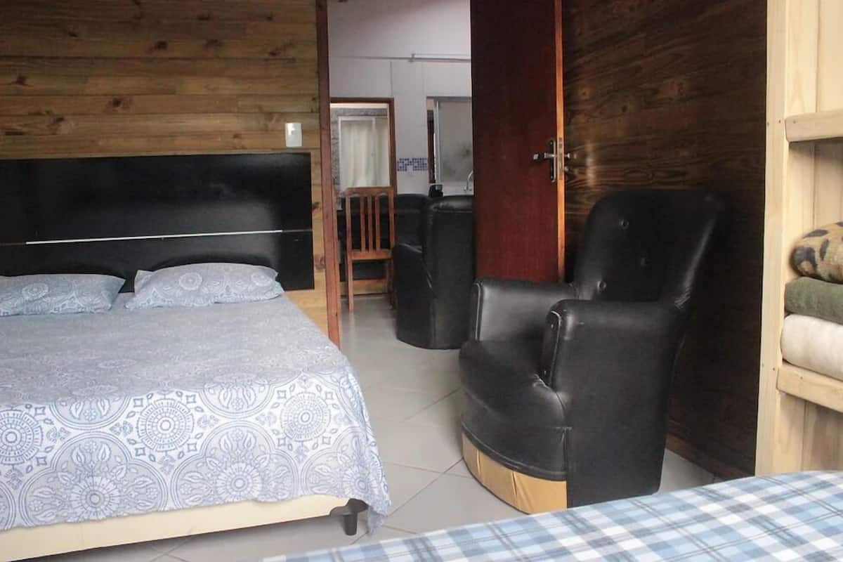 2 habitaciones, espacio para trabajar con laptop y wifi gratis