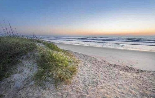 Walk to Nights of Lights & Historic Downtown, Beach & Amphitheater Nearby