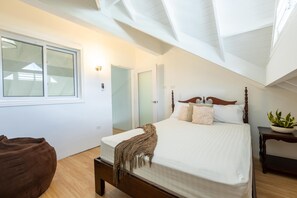 3 bedrooms, iron/ironing board, WiFi, bed sheets - Sweet, Sweet Jamaica! (St. Ann Parish)