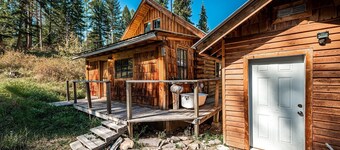Handmade Scandinavian Mountain House Fire-Sauna