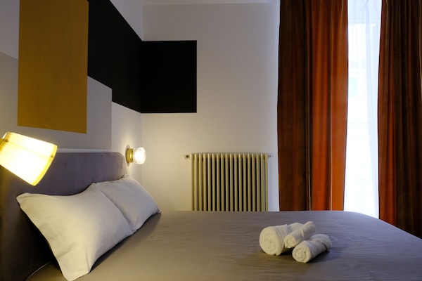 Tripla Deluxe, vista città | Biancheria da letto di alta qualità, copriletto in piuma, minibar