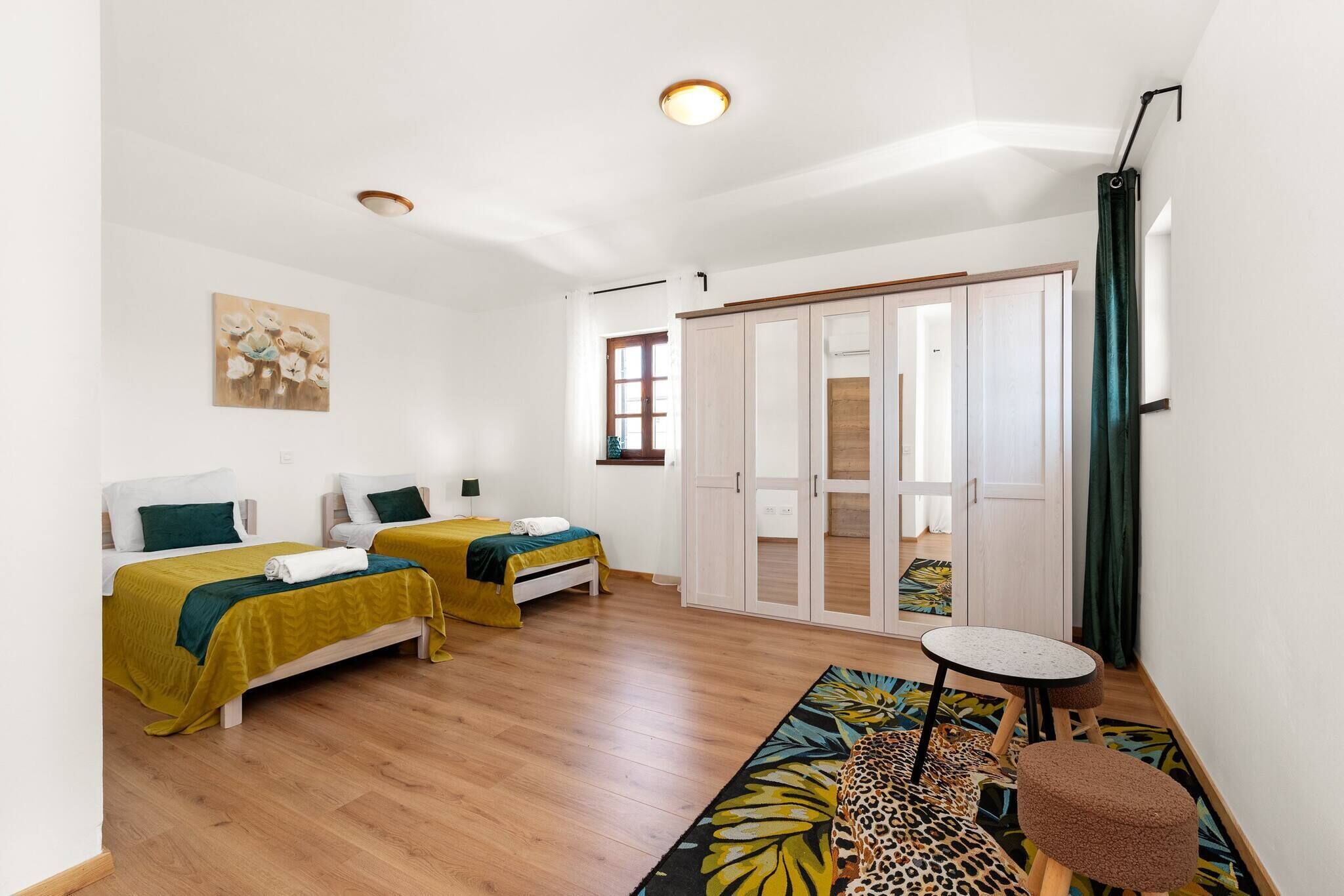 4 bedrooms, in-room safe, iron/ironing board, free WiFi