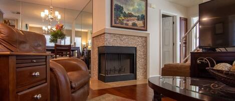 Smart TV, fireplace, DVD player, books