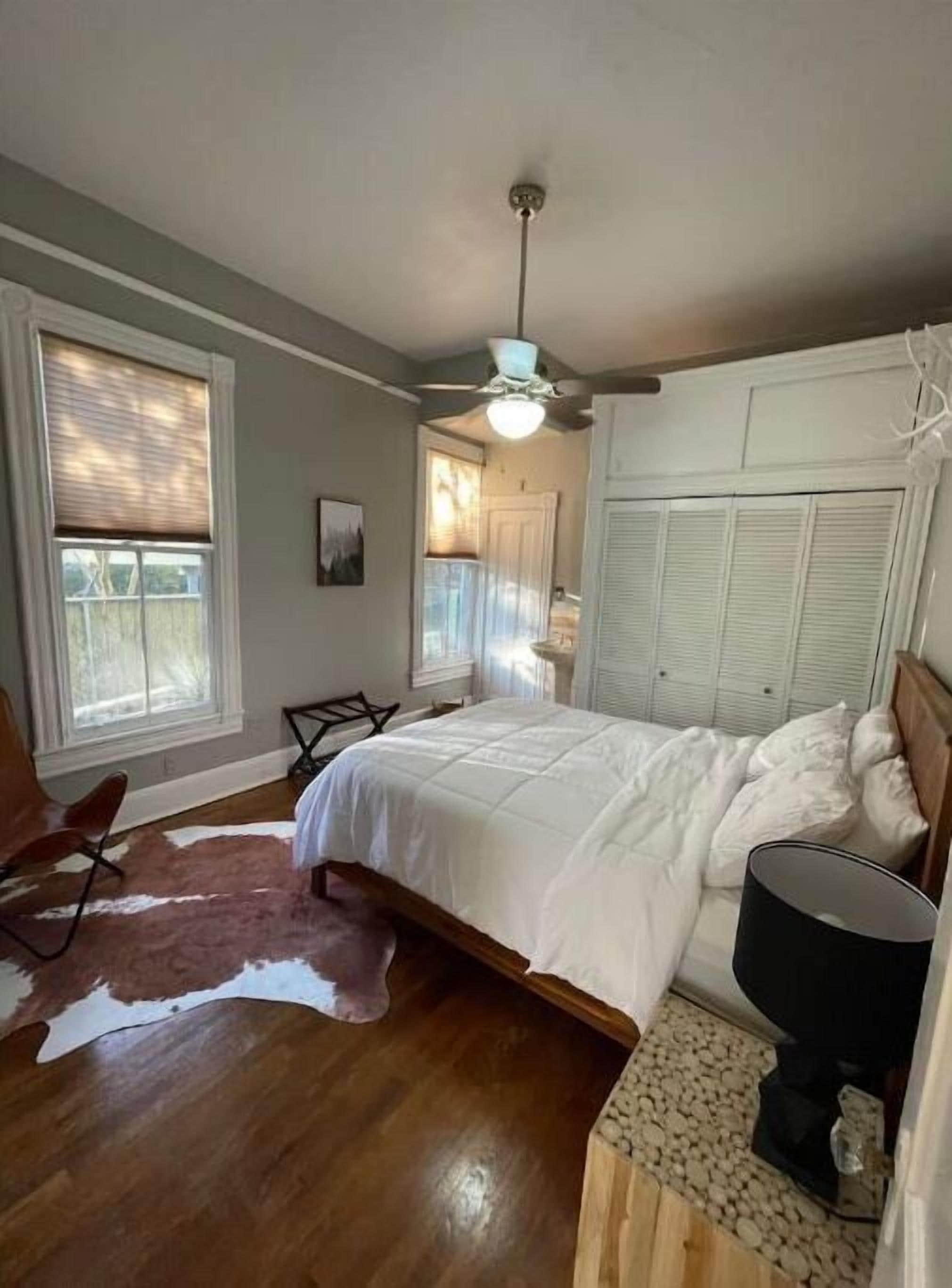 2 bedrooms, iron/ironing board, free WiFi