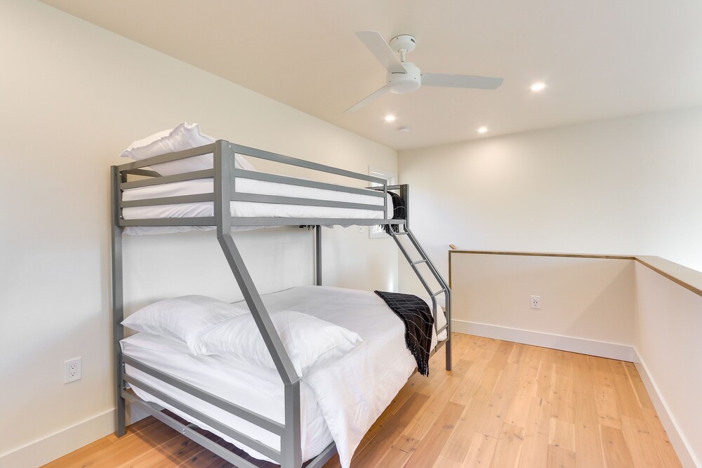 Modern Berkeley Springs Cabin w/ Private Hot Tub! Berkeley Springs Vrbo