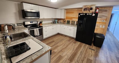 Country Living located Mid-Way between Granbury and Glen Rose.