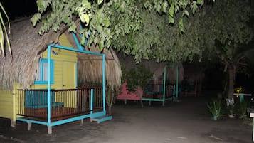 Mökki (Bungalow 2 -Pink) | 1 makuuhuone, ilmainen Wi-Fi, vuodevaatteet