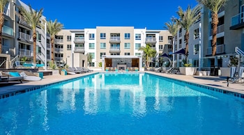 Global Luxury Suites Irvine