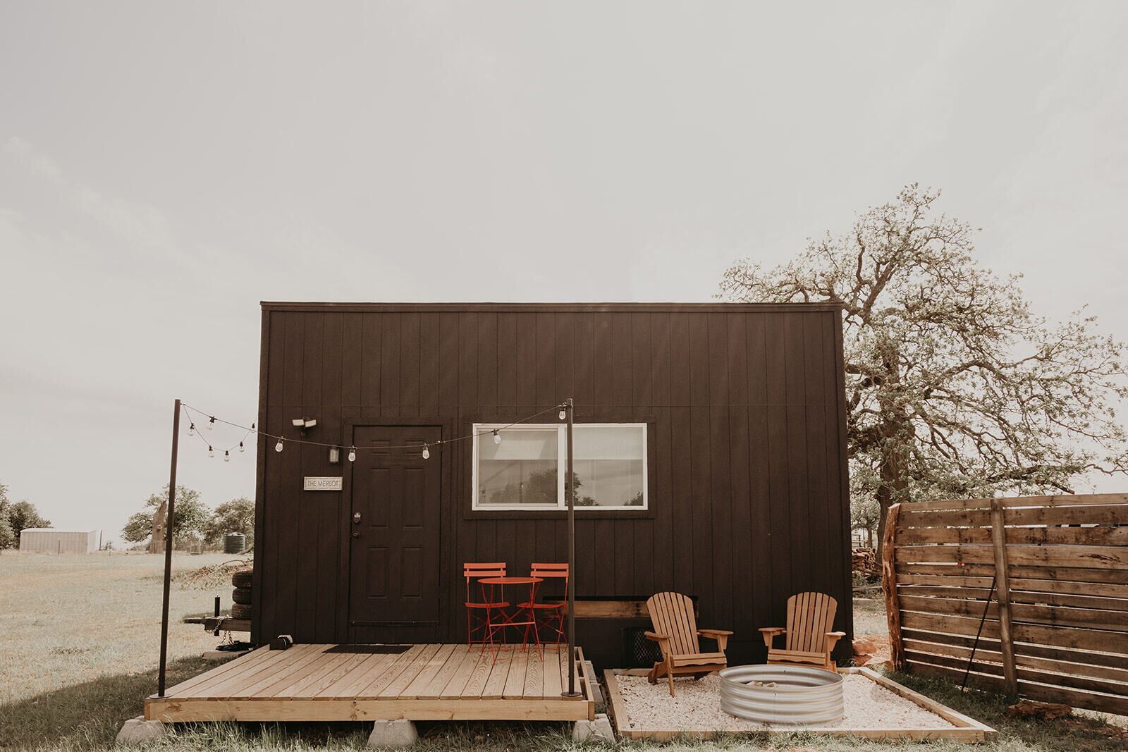 The Merlot-Country meets Glam