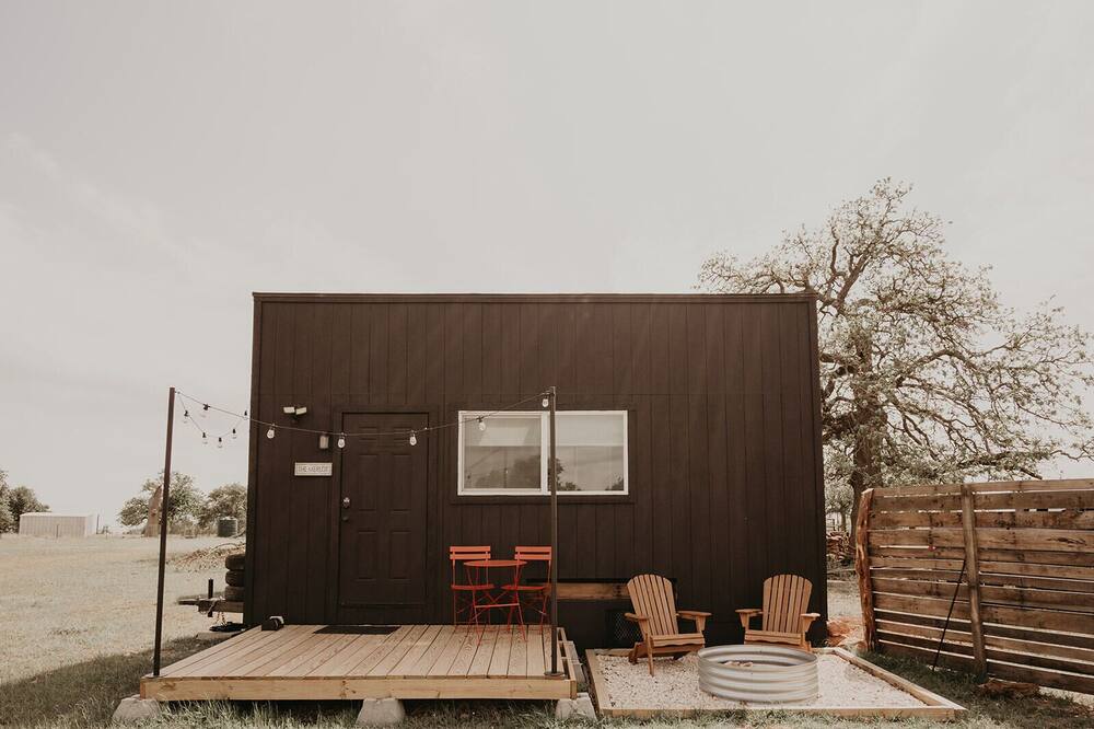 The Merlot-Country meets Glam