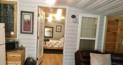 Tropical charm in Ludowici