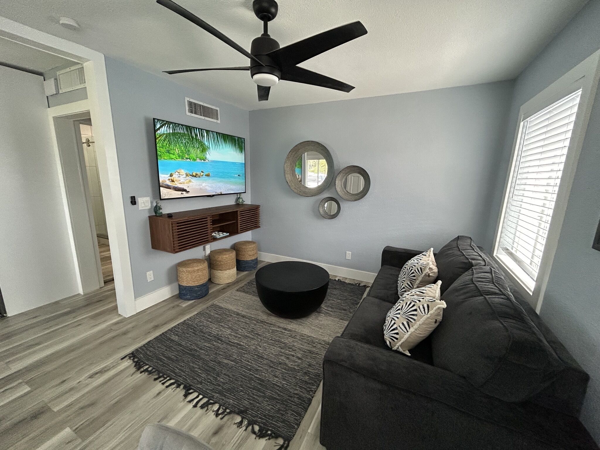 Newly remodeled 3/1 pool home. 10 min from beach.