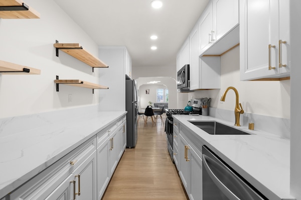 Geladeira, micro-ondas, fogão, cooktop