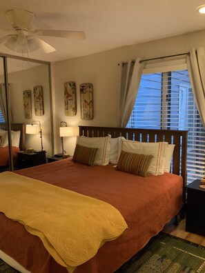 2 bedrooms, WiFi, bed sheets - CREEKSIDE COMFORT- FIRST FLOOR CONDO WALKING DISTANCE TO BLOWING ROCK! SLEEPS 6 (Blowing Rock)