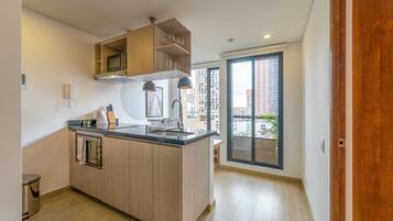 Classic Apartment | Private kitchen | Fridge, microwave, oven, coffee/tea maker