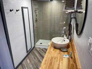 Dome 8 | Bathroom - Canyonlands Dome Resort (Monticello)