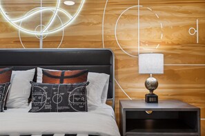 5 bedrooms, iron/ironing board, travel crib, free WiFi - Scottsdale Paradise! Basketball, Heated Pool, Golf (Scottsdale)