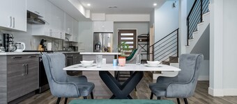 Downtown SJ, near Airport w/bathroom in every bedroom