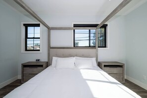 3 camere, una scrivania, ferro/asse da stiro, Wi-Fi