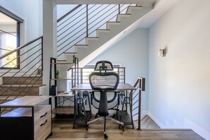 Interior - Downtown SJ, near Airport w/bathroom in every bedroom (San Jose)