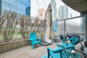 City Double or Twin Room | Terrace/patio - Ice Suites (Toronto)