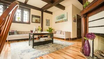 智能电视、电子游戏