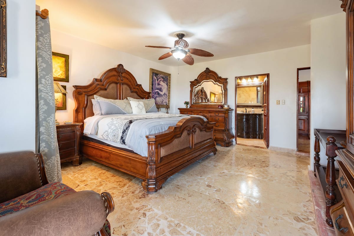 VILLA #1, 1 Queen Bed, Non Smoking, Ocean View | 1 Schlafzimmer, hochwertige Bettwaren, kostenloses WLAN