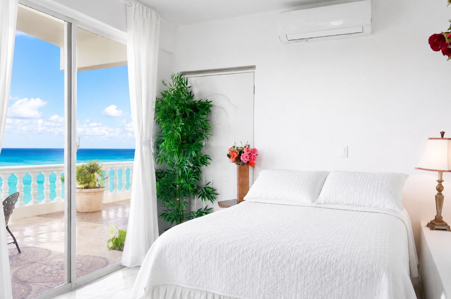 God Father #6 Single Room, 1 Queen Bed, Non Smoking, Ocean View