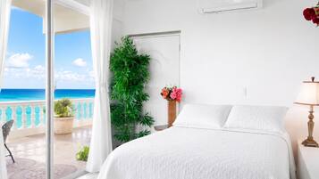 God Father #6 Single Room, 1 Queen Bed, Non Smoking, Ocean View